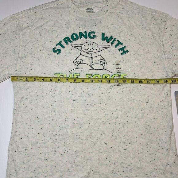 Star Wars Cream Green Baby Yoda Strong with the Force Graphic Tee Size S M L XXL - Picture 7 of 15